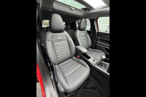 Jeep Avenger 100pk Summit (Elektrisch Schuifdak - JBL - Keyless Entry - Elektrische klep - Leder incl stoelverwarming - LED - Camera - Adapti