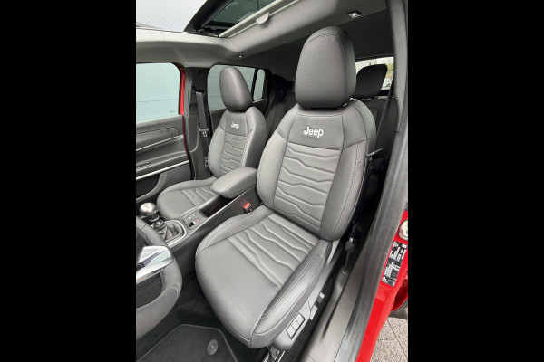 Jeep Avenger 100pk Summit (Elektrisch Schuifdak - JBL - Keyless Entry - Elektrische klep - Leder incl stoelverwarming - LED - Camera - Adapti