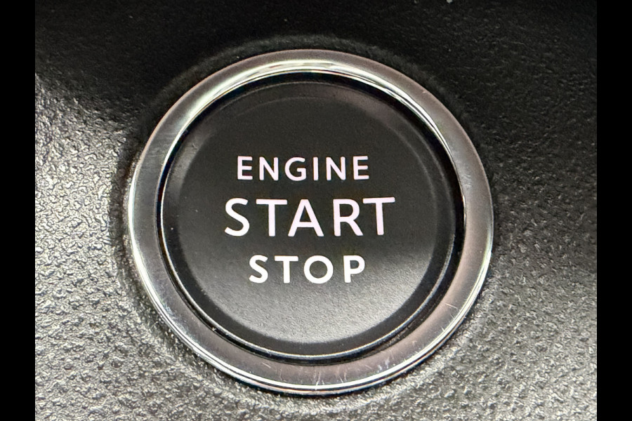 Jeep Avenger 100pk Summit (Elektrisch Schuifdak - JBL - Keyless Entry - Elektrische klep - Leder incl stoelverwarming - LED - Camera - Adapti