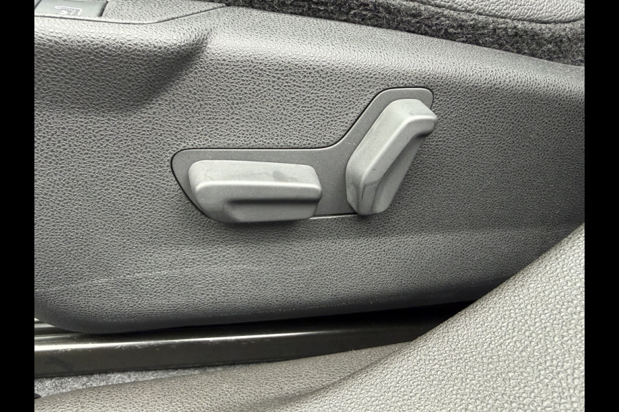 Jeep Avenger 100pk Summit (Elektrisch Schuifdak - JBL - Keyless Entry - Elektrische klep - Leder incl stoelverwarming - LED - Camera - Adapti