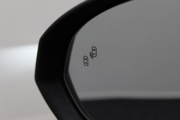 Lynk & Co 01 1.5 360° Camera, Panoramadak, ACC, Apple Carplay, DAB, PDC, 20''