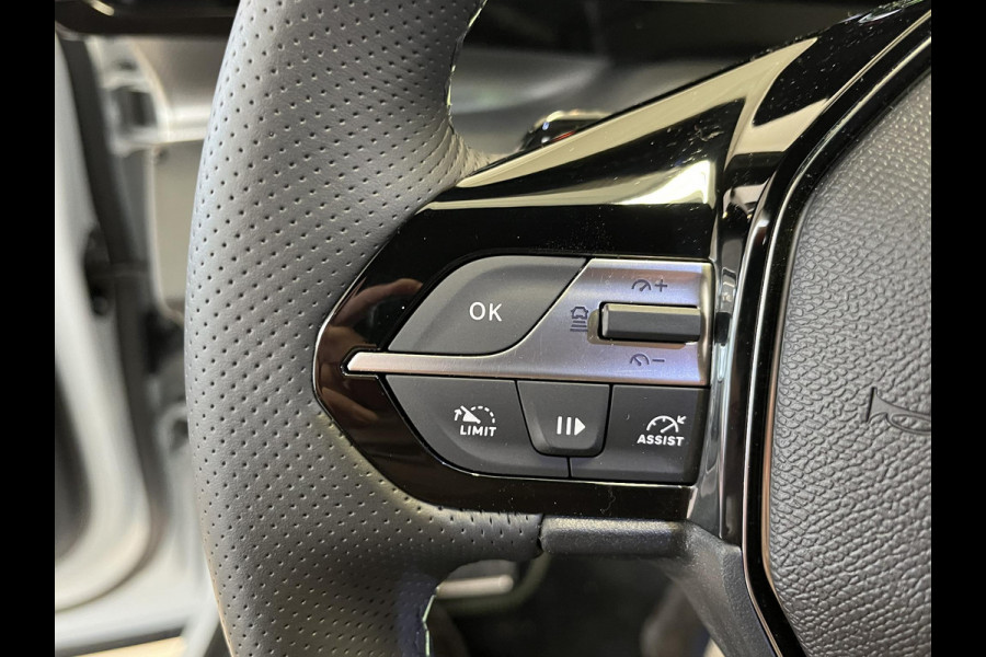Peugeot 408 1.2 Hybrid 145 e-DCS6 GT Bekleding Alcantara/kunstleder, Panoramisch schuifdak, 360 Vision & Drive Assist Plus Pack, navigatie.