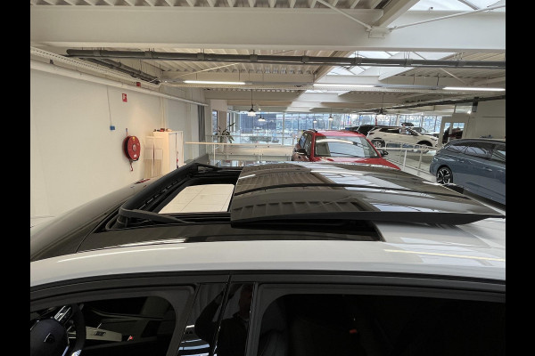 Peugeot 408 1.2 Hybrid 145 e-DCS6 GT Bekleding Alcantara/kunstleder, Panoramisch schuifdak, 360 Vision & Drive Assist Plus Pack, navigatie.