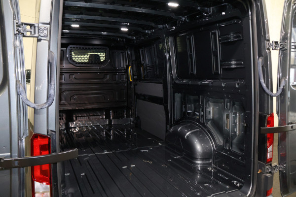 Volkswagen Crafter 2.0 TDI 177pk L3 H2 Automaat Airco Navigatie Camera Trekhaak