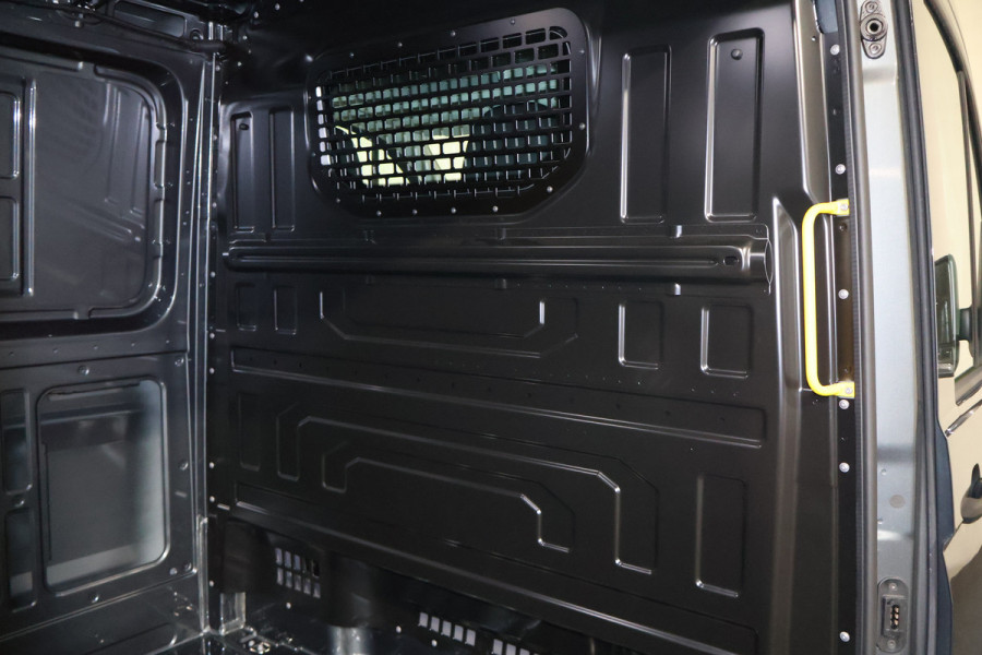 Volkswagen Crafter 2.0 TDI 177pk L3 H2 Automaat Airco Navigatie Camera Trekhaak