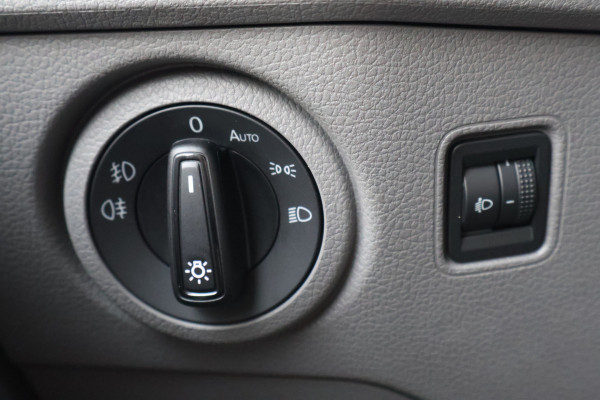 Volkswagen Crafter 2.0 TDI 177pk L3 H2 Automaat Airco Navigatie Camera Trekhaak