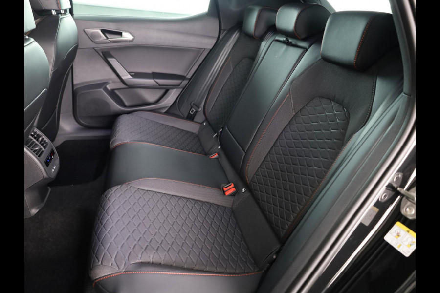 Seat Leon 1.5 TSI e-Hybrid FR Business | Black Pack | Glazen schuif-kanteldak | Safe & Driving Pack | Technology Pack | C2K - Velgen 'Black Pack', 18 inch