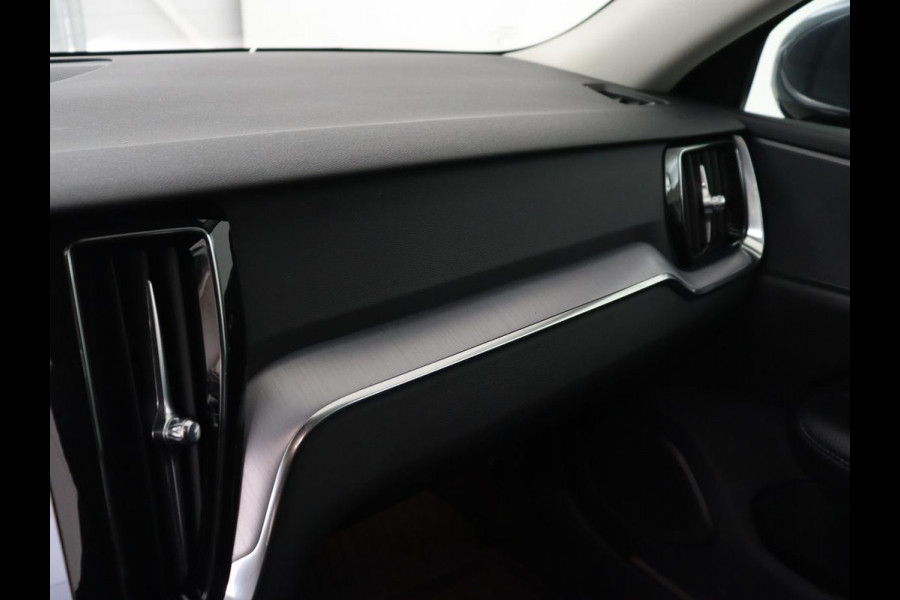 Volvo V60 2.0 T5 Inscription | Head-Up | 360 Camera | Leder | Stoelverwarming | Adaptive cruise | Carplay | Memory | Navigatie | Full LED | Achterbankverwarming