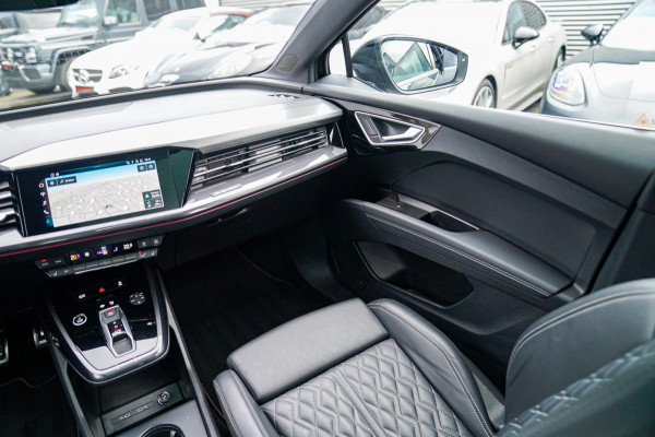 Audi Q4 e-tron 50 quattro Launch edition Advanced Plus 77 kWh | Panorama | BTW | Competition | RS zetels | Memory | HuD | 360 cam
