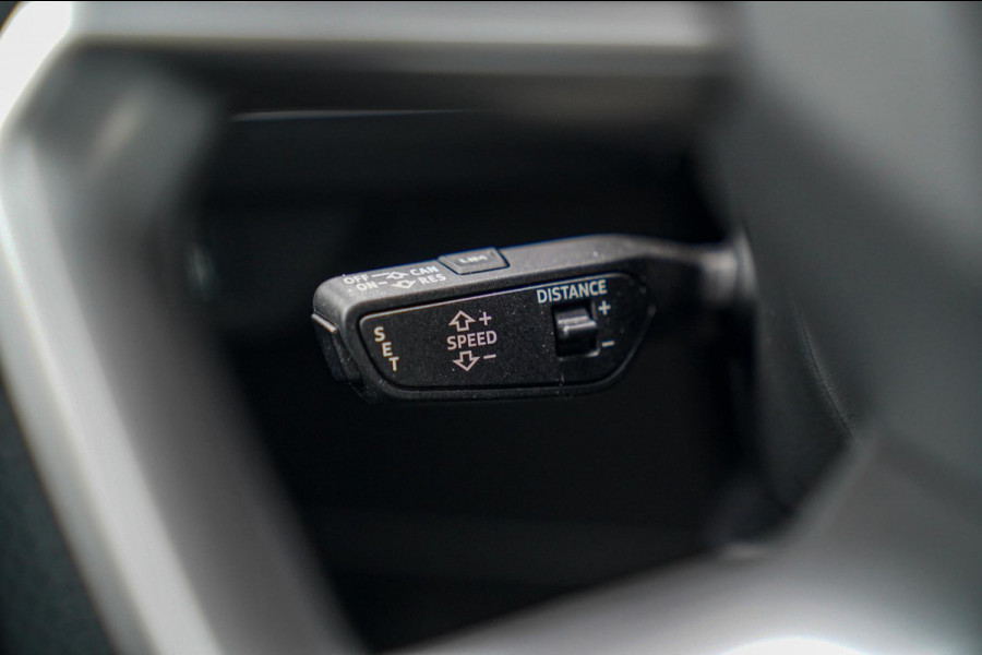 Audi Q4 e-tron 50 quattro Launch edition Advanced Plus 77 kWh | Panorama | BTW | Competition | RS zetels | Memory | HuD | 360 cam