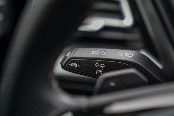 Audi Q4 e-tron 50 quattro Launch edition Advanced Plus 77 kWh | Panorama | BTW | Competition | RS zetels | Memory | HuD | 360 cam