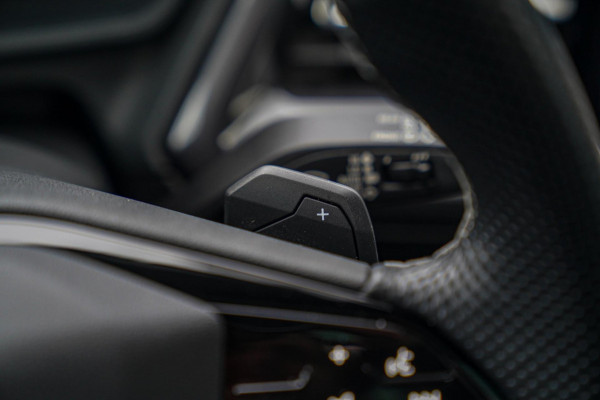 Audi Q4 e-tron 50 quattro Launch edition Advanced Plus 77 kWh | Panorama | BTW | Competition | RS zetels | Memory | HuD | 360 cam