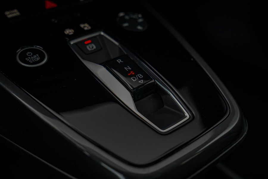 Audi Q4 e-tron 50 quattro Launch edition Advanced Plus 77 kWh | Panorama | BTW | Competition | RS zetels | Memory | HuD | 360 cam