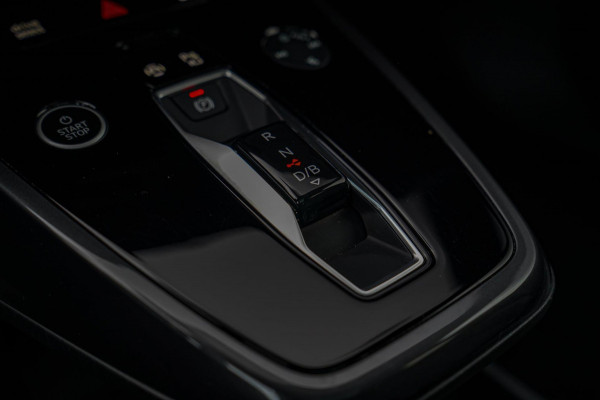 Audi Q4 e-tron 50 quattro Launch edition Advanced Plus 77 kWh | Panorama | BTW | Competition | RS zetels | Memory | HuD | 360 cam