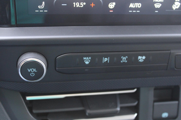 Ford Transit Custom 320 2.5 PHEV L2H1 Sport 233pk | Inklapbare trekhaak | 19 inch lichtmetalen Sport velgen (mat zwart) | Verwarmbaar stuurwiel  | Navigatie systeem | B&O speakers