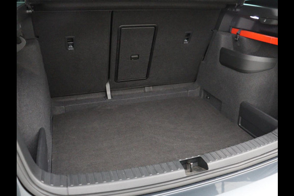 Škoda Karoq 1.5 TSI Sportline | Trekhaak | Stoelverwarming | Virtual Cockpit | Stuurverwarming | Carplay | Sportstoelen | Camera | Navigatie | Cruise control | Parkeerhulp