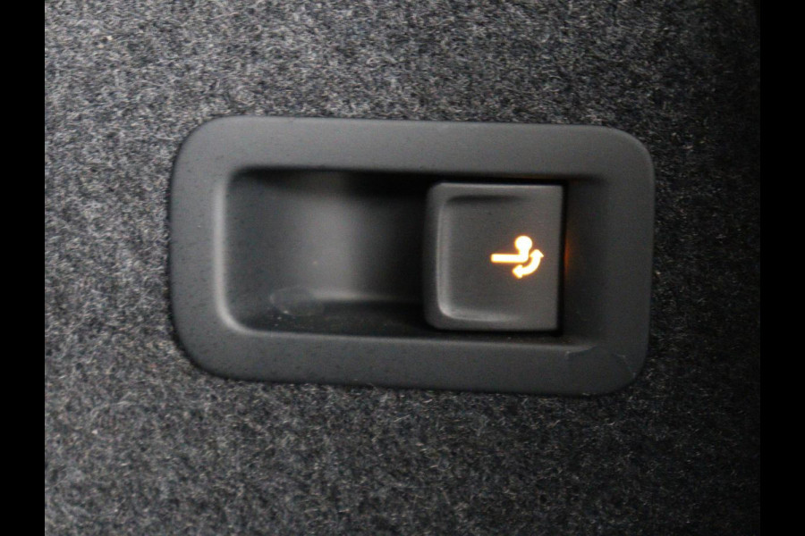 Škoda Karoq 1.5 TSI Sportline | Trekhaak | Stoelverwarming | Virtual Cockpit | Stuurverwarming | Carplay | Sportstoelen | Camera | Navigatie | Cruise control | Parkeerhulp