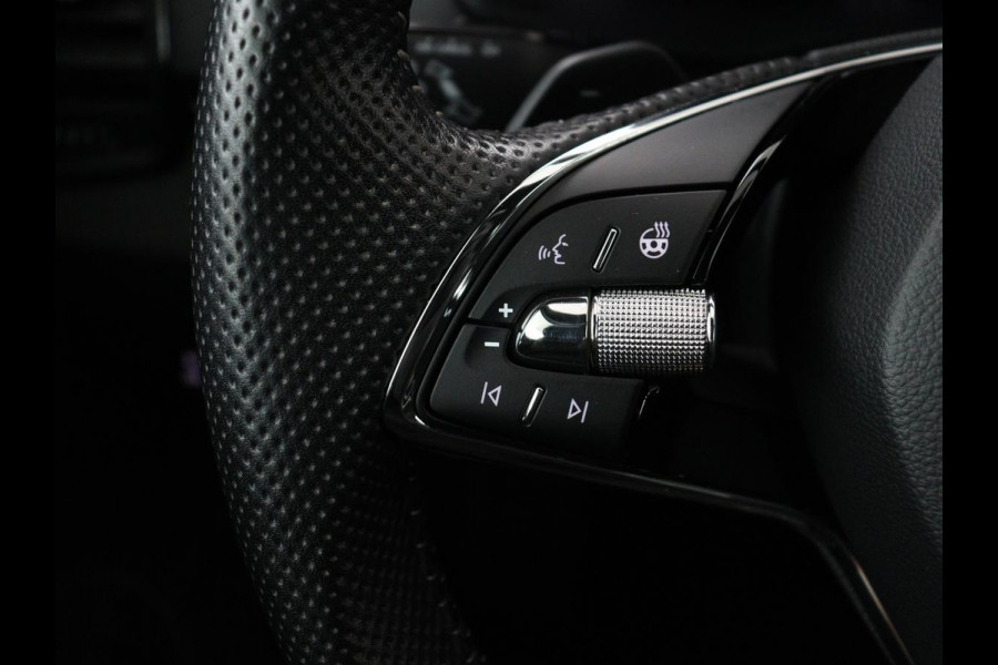 Škoda Karoq 1.5 TSI Sportline | Trekhaak | Stoelverwarming | Virtual Cockpit | Stuurverwarming | Carplay | Sportstoelen | Camera | Navigatie | Cruise control | Parkeerhulp