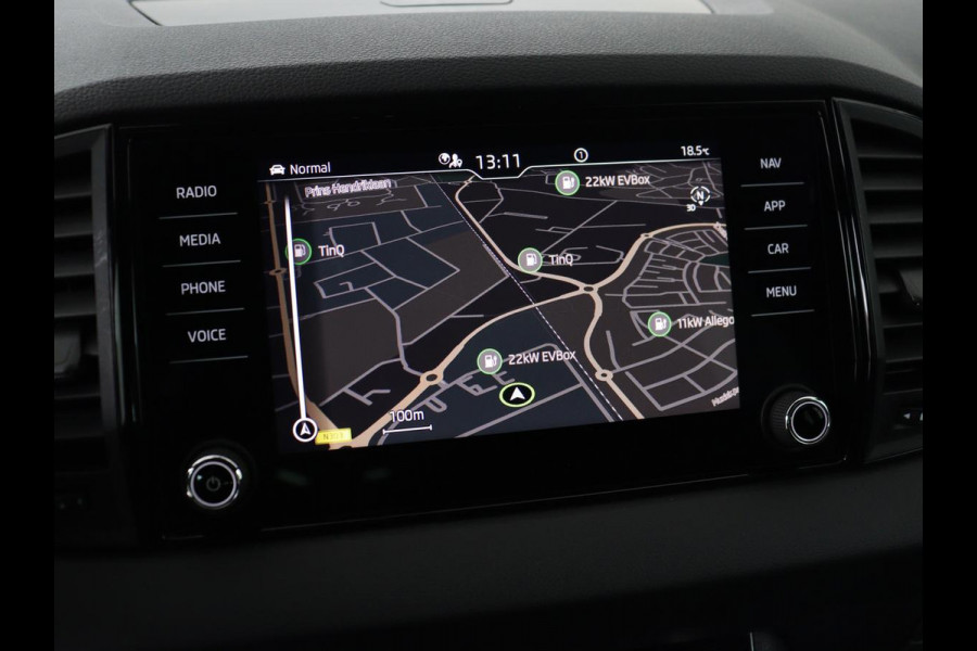 Škoda Karoq 1.5 TSI Sportline | Trekhaak | Stoelverwarming | Virtual Cockpit | Stuurverwarming | Carplay | Sportstoelen | Camera | Navigatie | Cruise control | Parkeerhulp