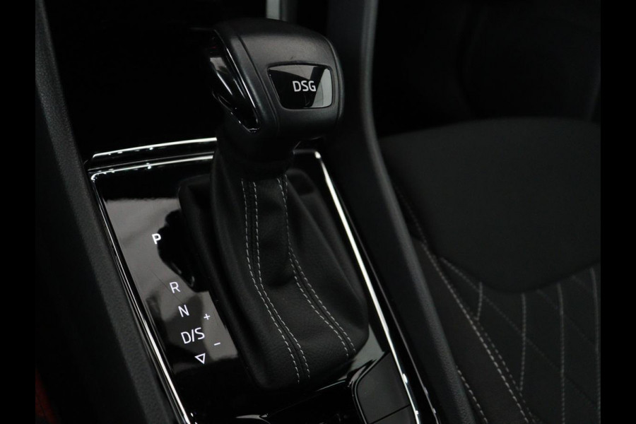 Škoda Karoq 1.5 TSI Sportline | Trekhaak | Stoelverwarming | Virtual Cockpit | Stuurverwarming | Carplay | Sportstoelen | Camera | Navigatie | Cruise control | Parkeerhulp