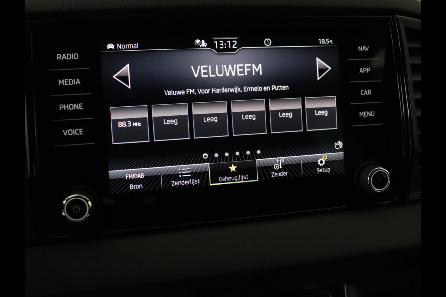 Škoda Karoq 1.5 TSI Sportline | Trekhaak | Stoelverwarming | Virtual Cockpit | Stuurverwarming | Carplay | Sportstoelen | Camera | Navigatie | Cruise control | Parkeerhulp