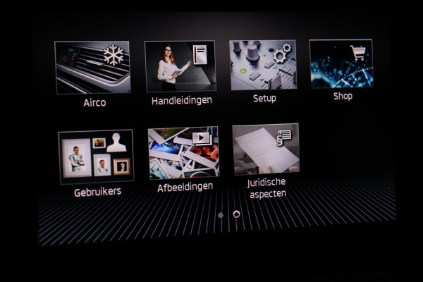 Škoda Karoq 1.5 TSI Sportline | Trekhaak | Stoelverwarming | Virtual Cockpit | Stuurverwarming | Carplay | Sportstoelen | Camera | Navigatie | Cruise control | Parkeerhulp