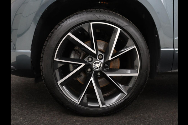 Škoda Karoq 1.5 TSI Sportline | Trekhaak | Stoelverwarming | Virtual Cockpit | Stuurverwarming | Carplay | Sportstoelen | Camera | Navigatie | Cruise control | Parkeerhulp
