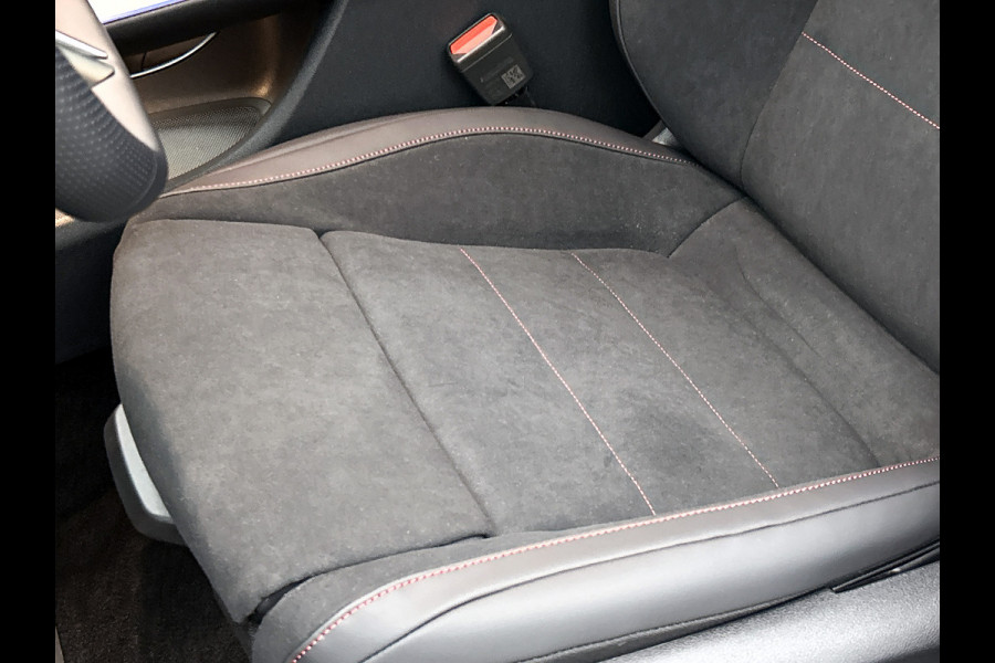 Mercedes-Benz CLA-Klasse 250+ Launch Edition 85 kWh | Trekhaak | Warmtepomp | Multibeam LED | Panoramadak | Nightpakket | Smartphone integratie | Memorypakket | Adaptieve Cruisecontrol | 19 inch AMG velgen |