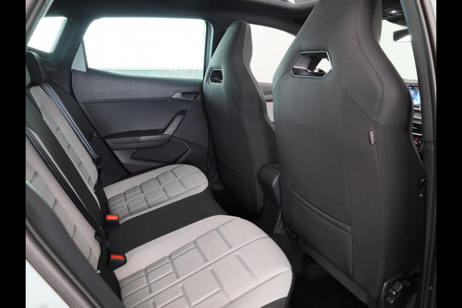 Seat Arona FR Business Connect 1.0 EcoTSI 70 kW / 95 PK SUV 5 | Bucket Seats | 18 inch Velgen 'Performance Machined' | Stoelverwarming | Adaptive Cruise Control | Achteruitrij Camera | Sensoren V+A