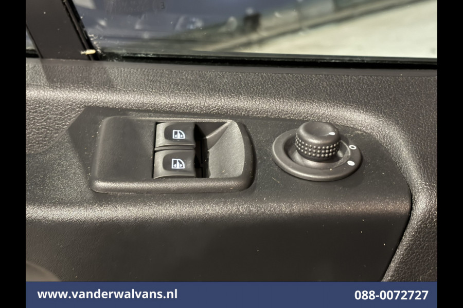 Renault Trafic 2.0 dCi 120pk L1H1 Euro6 Airco | 2x zijdeur | Navigatie | LED | Trekhaak | Cruisecontrol Parkeersensoren, Bijrijdersbank