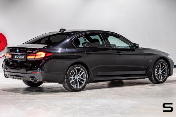 BMW 5 Serie 530e xDrive High Executive|M-sport|Leder|HUD|Cam
