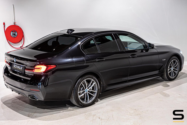 BMW 5 Serie 530e xDrive High Executive|M-sport|Leder|HUD|Cam