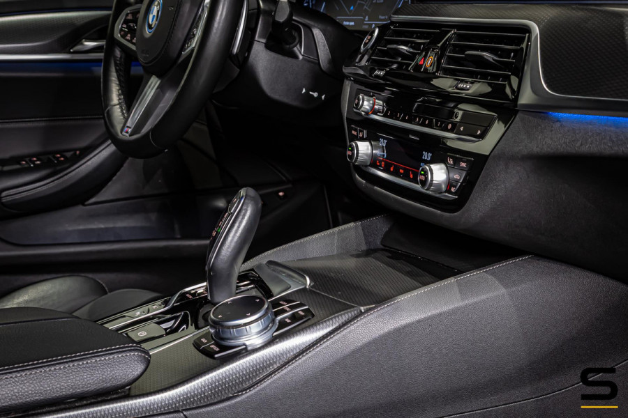 BMW 5 Serie 530e xDrive High Executive|M-sport|Leder|HUD|Cam