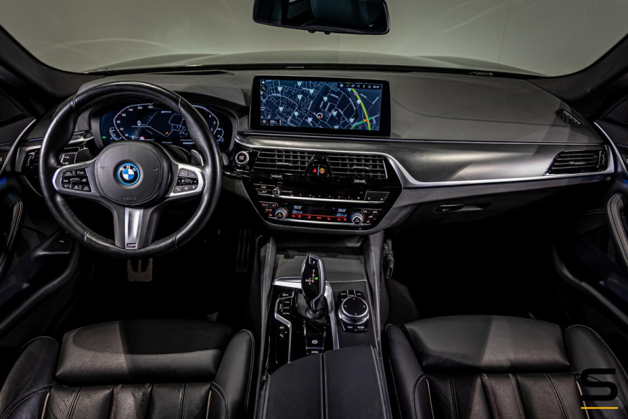 BMW 5 Serie 530e xDrive High Executive|M-sport|Leder|HUD|Cam