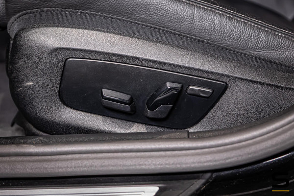 BMW 5 Serie 530e xDrive High Executive|M-sport|Leder|HUD|Cam