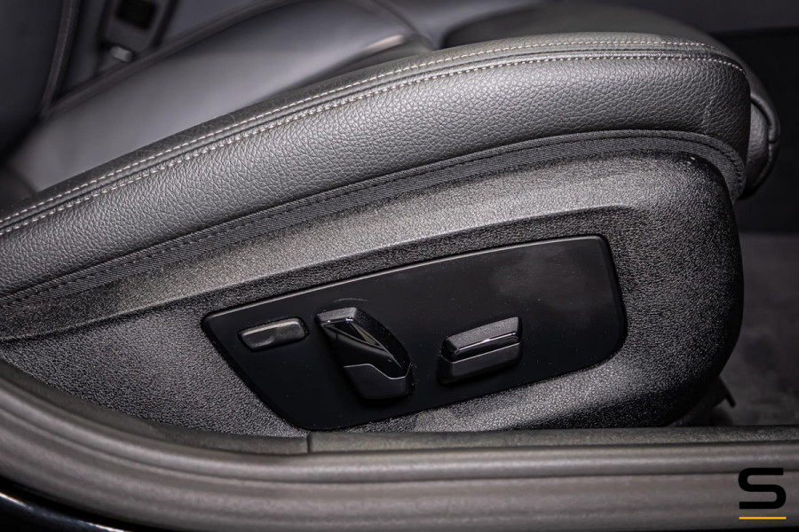 BMW 5 Serie 530e xDrive High Executive|M-sport|Leder|HUD|Cam