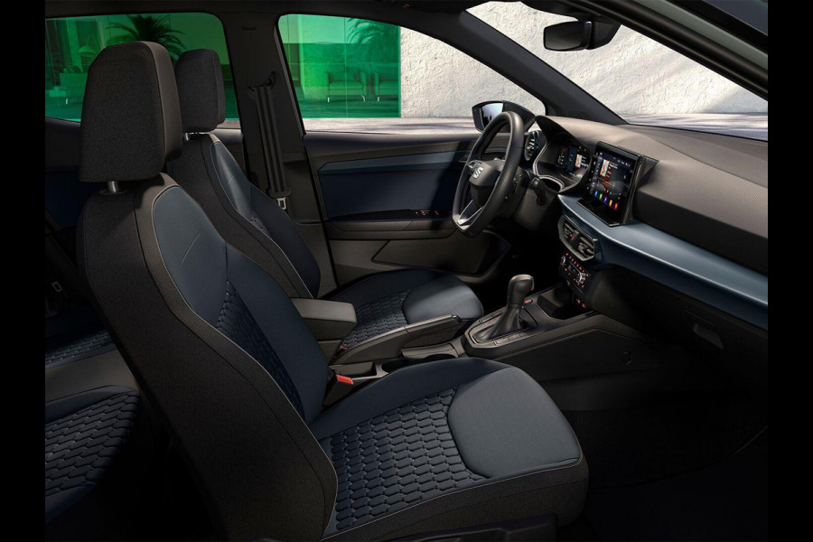Seat Arona 1.0 EcoTSI Style Business Connect | Premium Lak 'Graphene Grey' | Verwarmbare voorstoelen | Achteruitrijcamera | Sensoren V+A | Vergroot Virtual Cockpit