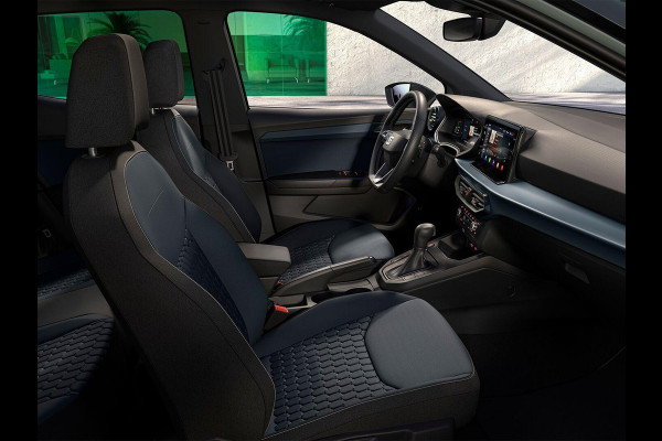 Seat Arona 1.0 EcoTSI Style Business Connect | Premium Lak 'Graphene Grey' | Verwarmbare voorstoelen | Achteruitrijcamera | Sensoren V+A | Vergroot Virtual Cockpit