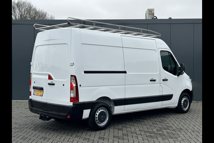 Renault Master T35 2.3 dCi / L2H2 / 1e EIG. / TREKHAAK / IMPERIAAL / 71.470 KM !! / AIRCO / CRUISE / BLUETOOTH / 6-BAK