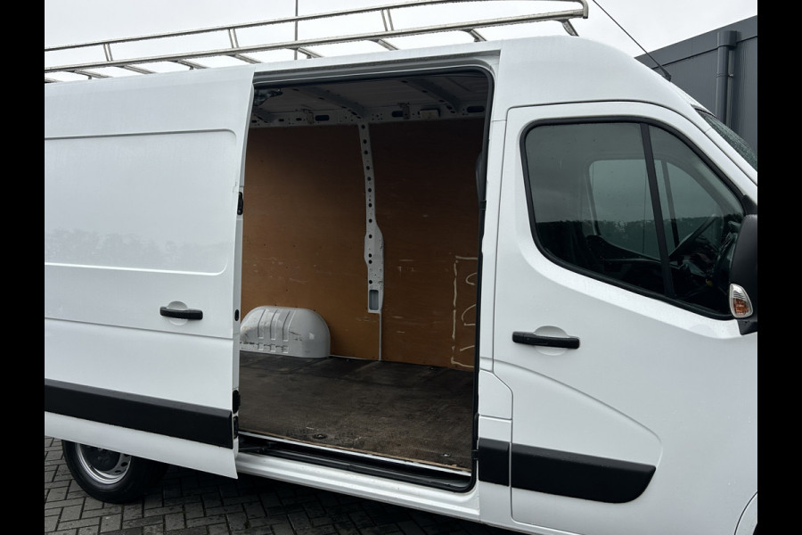Renault Master T35 2.3 dCi / L2H2 / 1e EIG. / TREKHAAK / IMPERIAAL / 71.470 KM !! / AIRCO / CRUISE / BLUETOOTH / 6-BAK
