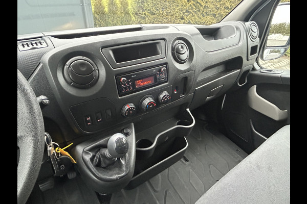 Renault Master T35 2.3 dCi / L2H2 / 1e EIG. / TREKHAAK / IMPERIAAL / 71.470 KM !! / AIRCO / CRUISE / BLUETOOTH / 6-BAK