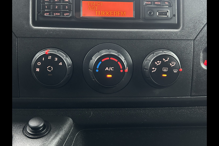 Renault Master T35 2.3 dCi / L2H2 / 1e EIG. / TREKHAAK / IMPERIAAL / 71.470 KM !! / AIRCO / CRUISE / BLUETOOTH / 6-BAK