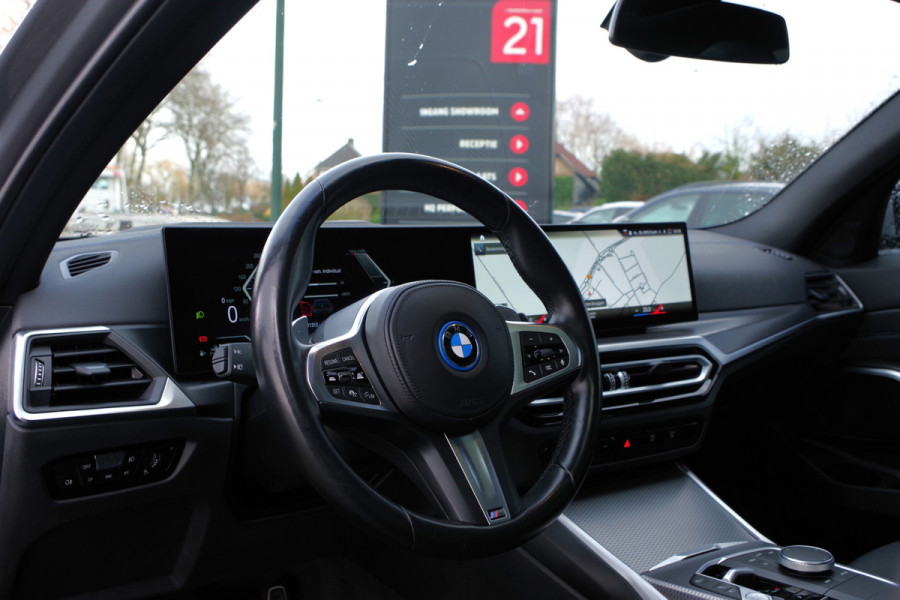 BMW 3 Serie Touring 330e 293 PK xDrive M Sport PHEV, Panoramadak, Adap. Cruise Control, Memory, Head-Up