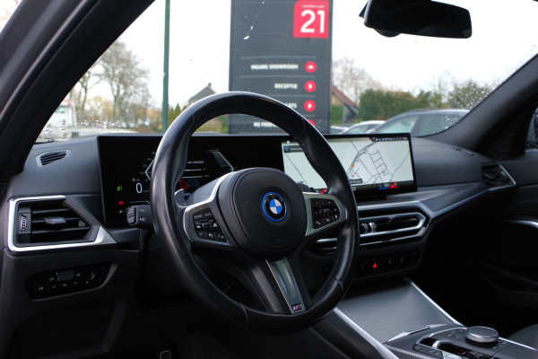 BMW 3 Serie Touring 330e 293 PK xDrive M Sport PHEV, Panoramadak, Adap. Cruise Control, Memory, Head-Up