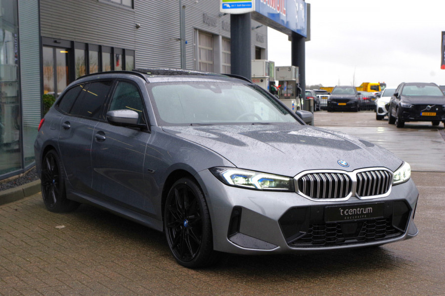 BMW 3 Serie Touring 330e 293 PK xDrive M Sport PHEV, Panoramadak, Adap. Cruise Control, Memory, Head-Up
