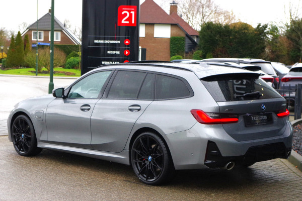 BMW 3 Serie Touring 330e 293 PK xDrive M Sport PHEV, Panoramadak, Adap. Cruise Control, Memory, Head-Up