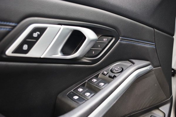 BMW 3 Serie Touring 330e 293 PK xDrive M Sport PHEV, Panoramadak, Adap. Cruise Control, Memory, Head-Up