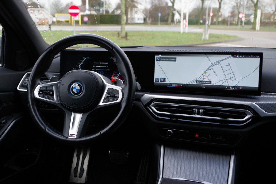 BMW 3 Serie Touring 330e 293 PK xDrive M Sport PHEV, Panoramadak, Adap. Cruise Control, Memory, Head-Up