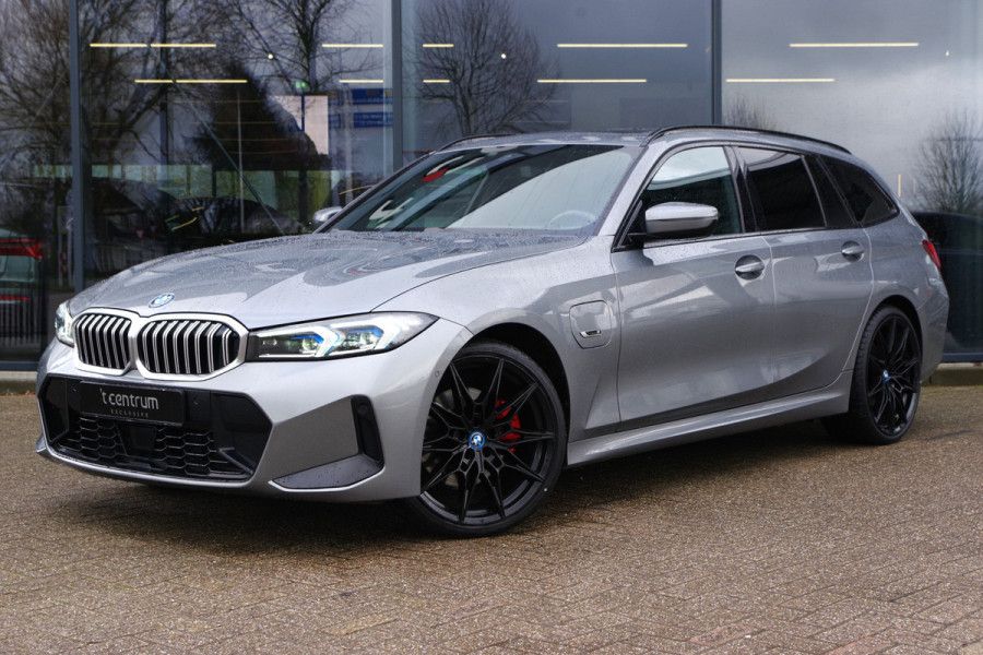 BMW 3 Serie Touring 330e 293 PK xDrive M Sport PHEV, Panoramadak, Adap. Cruise Control, Memory, Head-Up