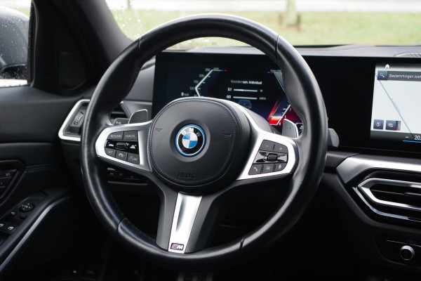 BMW 3 Serie Touring 330e 293 PK xDrive M Sport PHEV, Panoramadak, Adap. Cruise Control, Memory, Head-Up